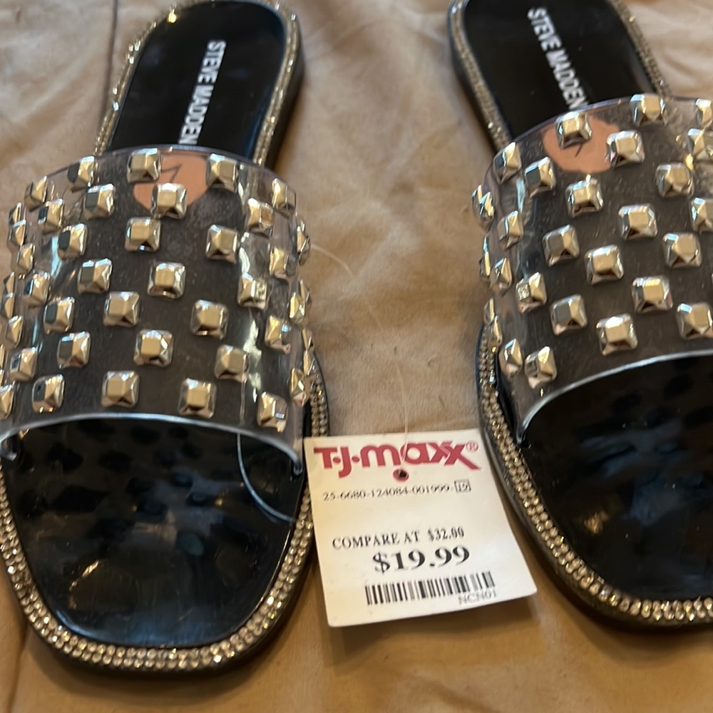 Sandals - Picture 4 of 4